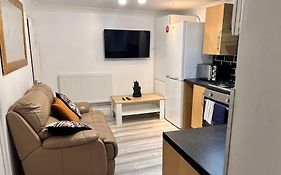 One Small Bed Apartment By Monishortlets